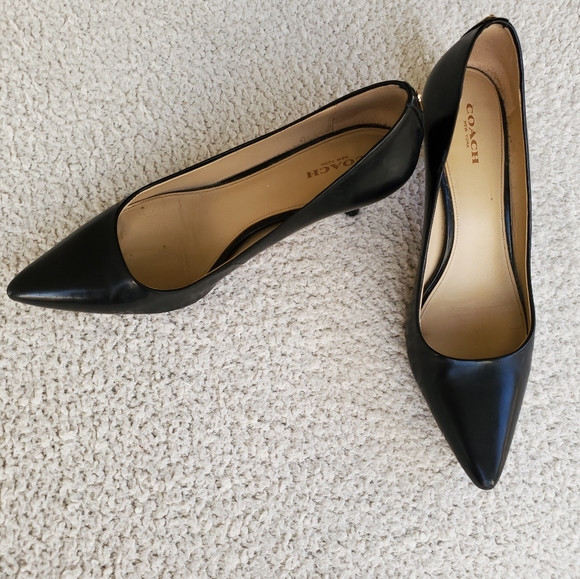 Coach Women's Classic Black Leather Pumps - Picture 12 of 12